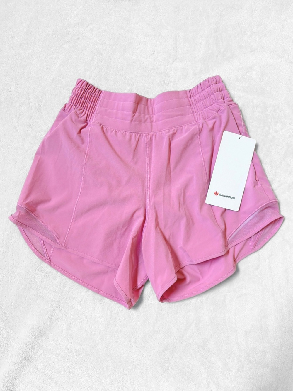 NWT Lululemon Like a Cloud Bra + Hotty Hot Shorts Set – Pink Frosting – Size 4 - Picture 5 of 14